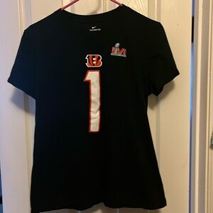 Women’s Nike Bengals Chase Tshirt. Size Large.